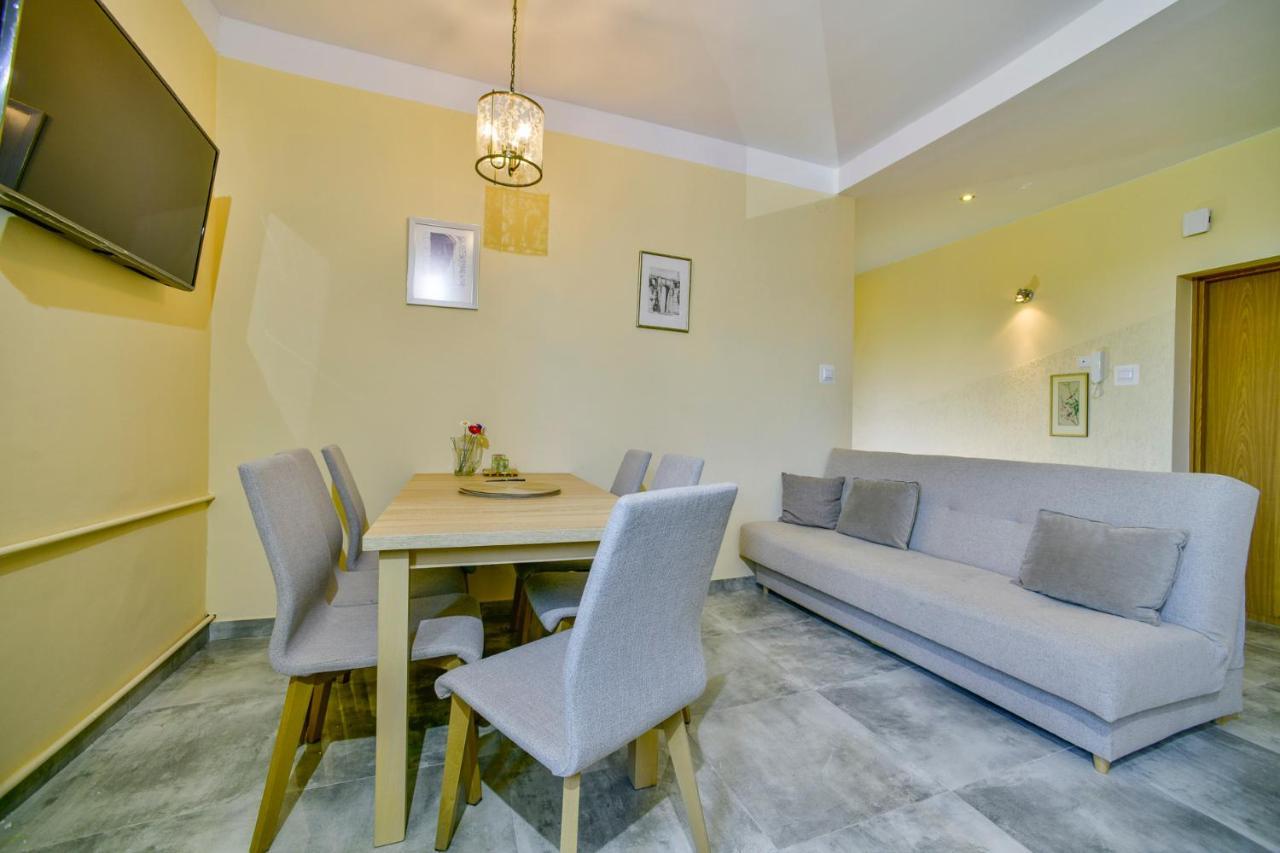 Apartament U Ewy W Kolobrzegu Podczele - 2 Sypialnie 50M2, Wifi I Darmowy Parking! Exterior photo