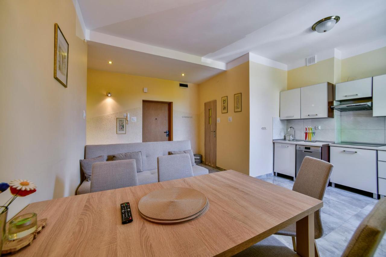 Apartament U Ewy W Kolobrzegu Podczele - 2 Sypialnie 50M2, Wifi I Darmowy Parking! Exterior photo